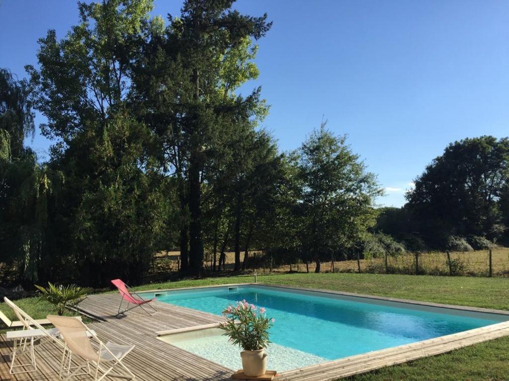 Le Rozet Bed and Breakfast Vendat Exteriör bild